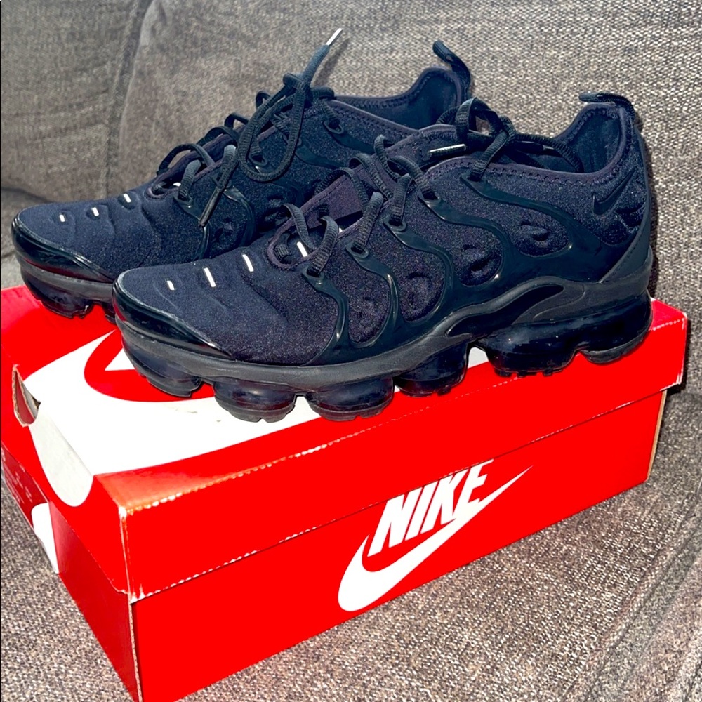 Air Vapormax Plus BLACK SIZE 8 in mens